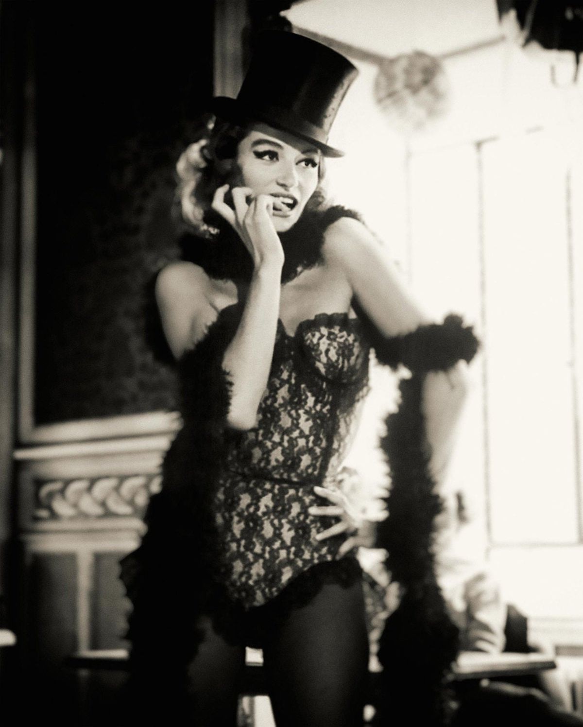 Vintage Burlesque Photo 1940S Pinup Sexy Woman Lingerie Top Hat Boa ... 